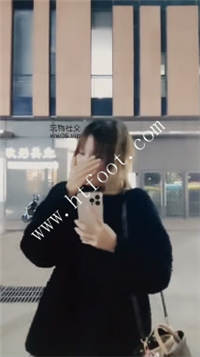 bi2ywqeon13.jpg