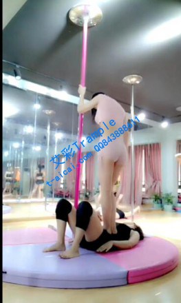 555boctzpxv.jpg