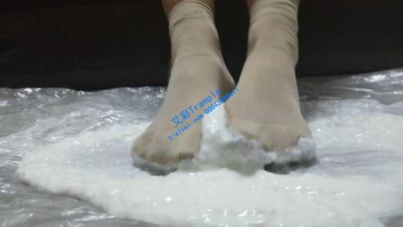 qxgln02bpxw.jpg