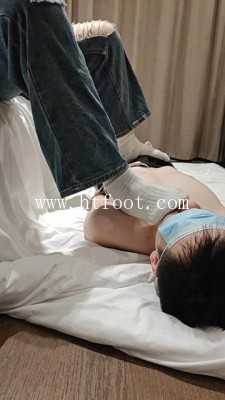 mv4k0nf0m04.jpg