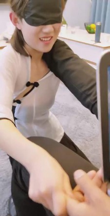 eyqptqerzl5.jpg