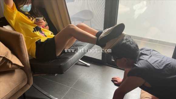 r2tuvulg4yr.jpg