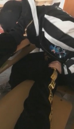 hhe3ajkqodf.jpg