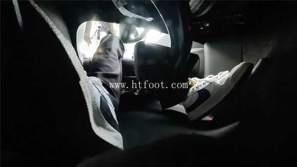 fu12ka511i0.jpg