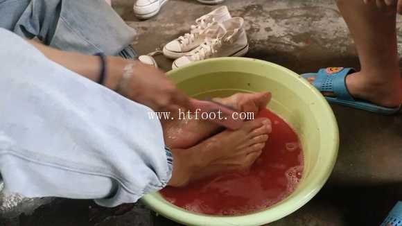aed4fqbf5qn.jpg