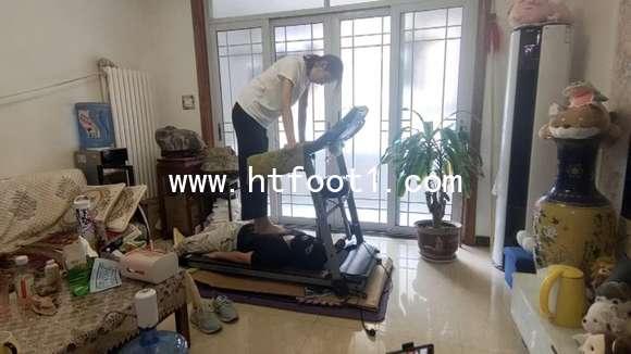 q2fhzy3hp55.jpg