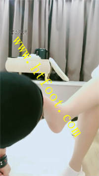 11cfm33j4bq.jpg