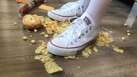 snjc5j45okv.jpg