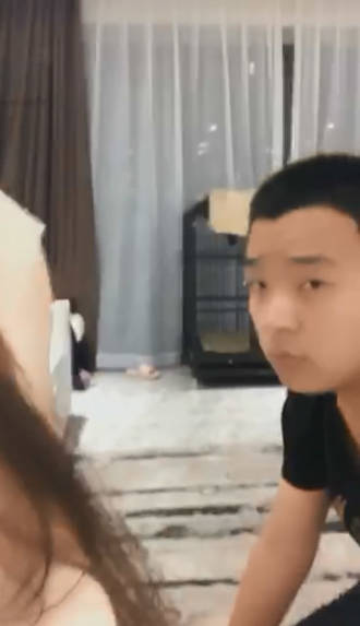 bmebywvdxaa.jpg