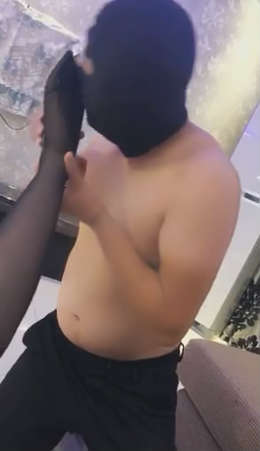 hsuits3uhf0.jpg