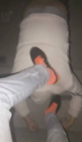 c1nvyxr0van.jpg