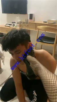 twom5br4wlr.jpg