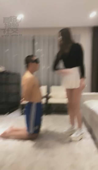 eddv3lq0w24.jpg