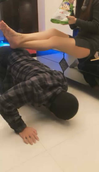 efosu5c0mtt.jpg