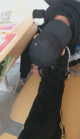 t45zo1bi2ku.jpg