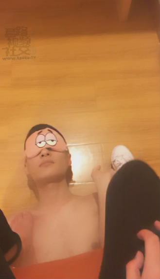 0vpndzkyemm.jpg