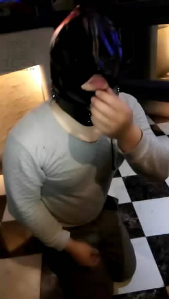 t3yqyrsuevv.jpg