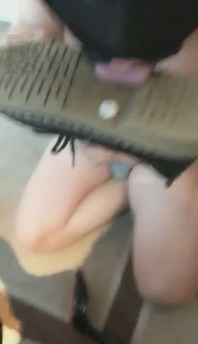 4sh4hg0eucr.jpg