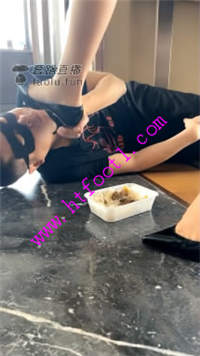 r0wcfttx1hg.jpg