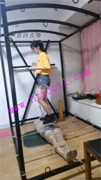 waqomi0khcr.jpg