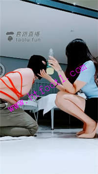 jtyy1dwuav5.jpg