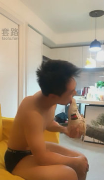qivxbcyedd5.jpg