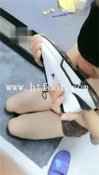q212sp5s4pm.jpg