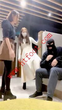 fcxqdfqavi0.jpg