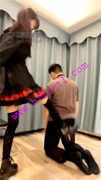 adglj4yp3w4.jpg