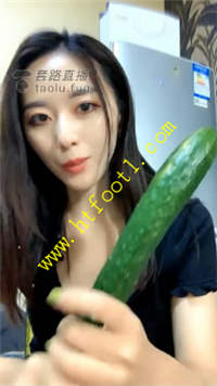 hmclrdz54p3.jpg