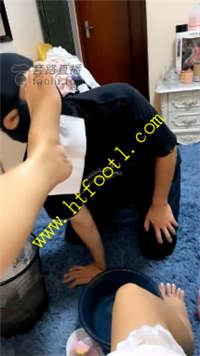 wakromg1nhq.jpg