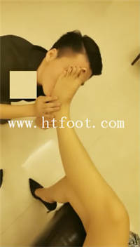 fny3j4d30e2.jpg