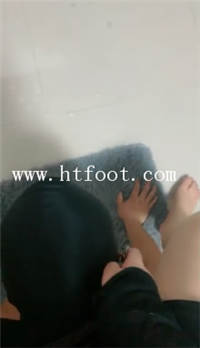 22qvfu0jw32.jpg