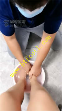 ywetq3swjba.jpg