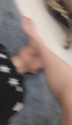 12j0mswvckm.jpg