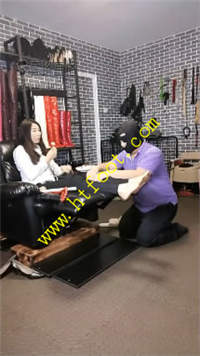 ezopx1drkcy.jpg