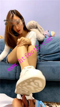 hy3cf0bra52.jpg