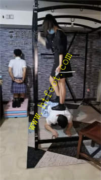 kxxbt4ovugl.jpg