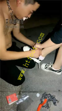 roq53v4lm1p.jpg