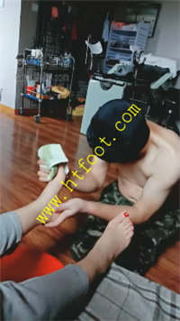 noafb4xrymo.jpg