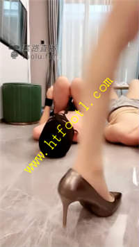 udvj4aarsw4.jpg