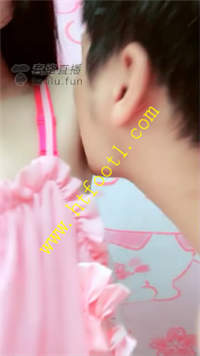 5swcuxd4qcd.jpg