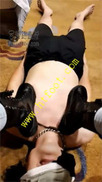 wi5be2zee3j.jpg