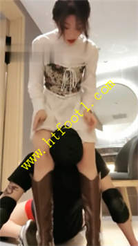 ujeyewnfymg.jpg