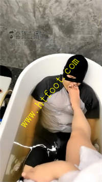 115tfqbbyrm.jpg
