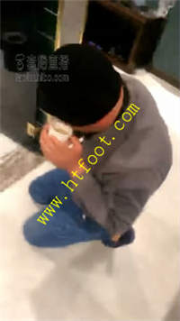 yiwoo5grzht.jpg