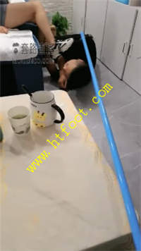hv0tezsoue2.jpg