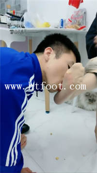 h15q2ahjb2t.jpg