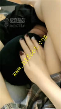 mv20n0y11xy.jpg