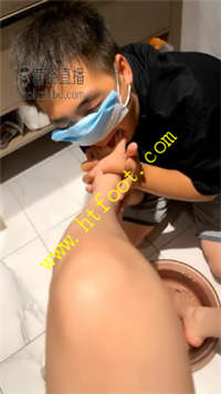 j33tx0zuhve.jpg
